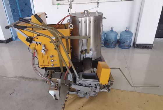 Battery Driving Thermoplastic Noice Convex Line Road Marking Machine